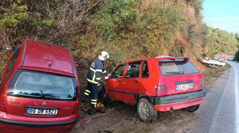 Aynı Noktada İki Ayrı Kaza: 3 Yaralı!