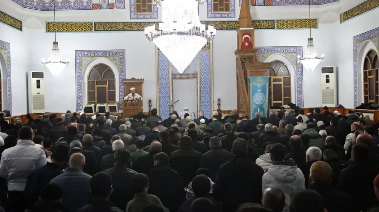 Merzifon’da Kadir Gecesi’nde Gönüller Isındı