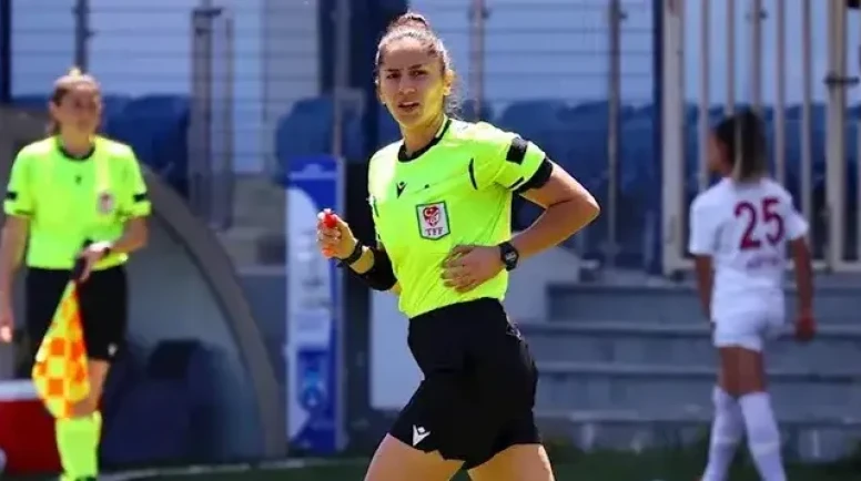 Amasyalı Kadın Hakem Bugün Süper Lig'de Düdük Çalacak!