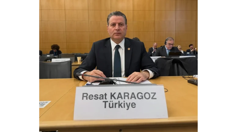 Karagöz Dünya Gündemini Paris’te Takip Etti