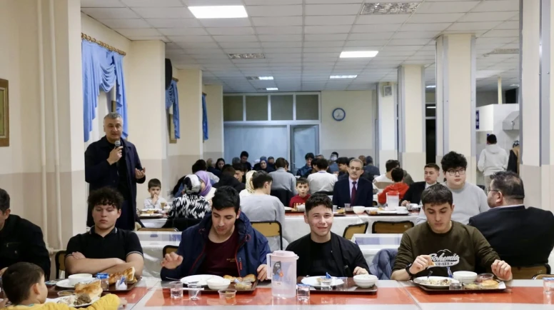 Amasya’da Öğrencilerle Gönül Sofrası