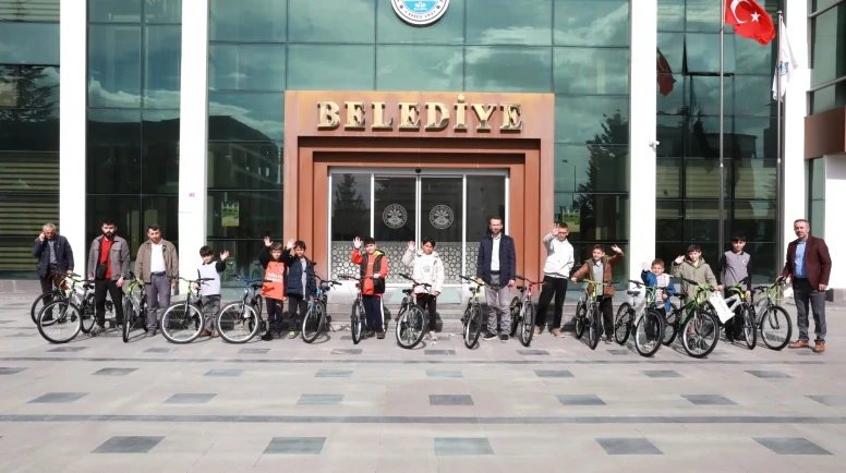 Suluova’da Karne Hediyesi: Pedallar Başarı İçin Döndü!