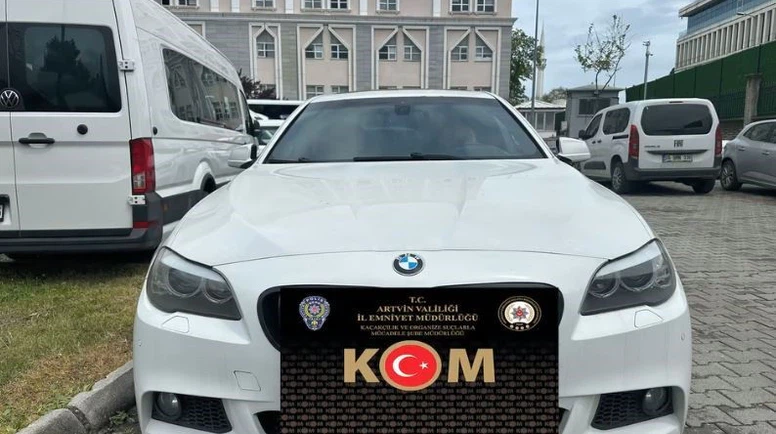 Lüks Araç Kaçakçılığı Operasyonu: 11 Tutuklama, 10 Araç Ele Geçirildi
