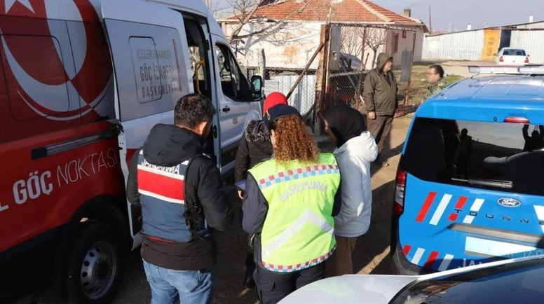 6 Düzensiz Göçmen Yakalandı