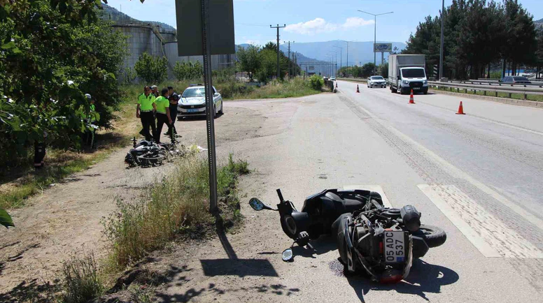 Amasya’da motosikletler çarpıştı: 2 yaralı