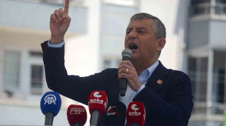 Özgür Özel’den Çorum’da Sert Mesaj: “Baş Veririm Ama Boyun Eğmem”
