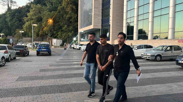 Bıçaklı Kavga: 19 Yaşındaki Genç Hayatını Kaybetti