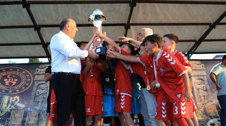 Çorum’da 400 sporcunun katıldığı Hitit Cup’ta şampiyon Samsun ekibi oldu