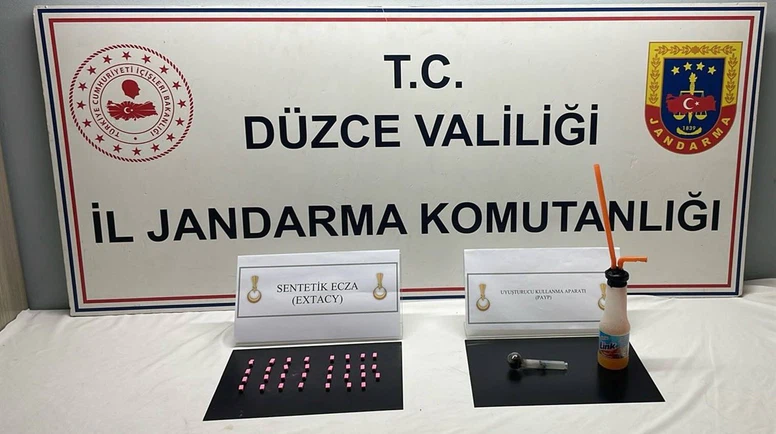 Jandarmadan Huzur Operasyonu: 20 Aranan Şahıs Yakalandı