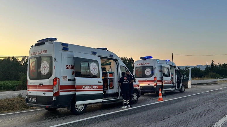 İki Otomobil Çarpıştı: 2 Yaralı