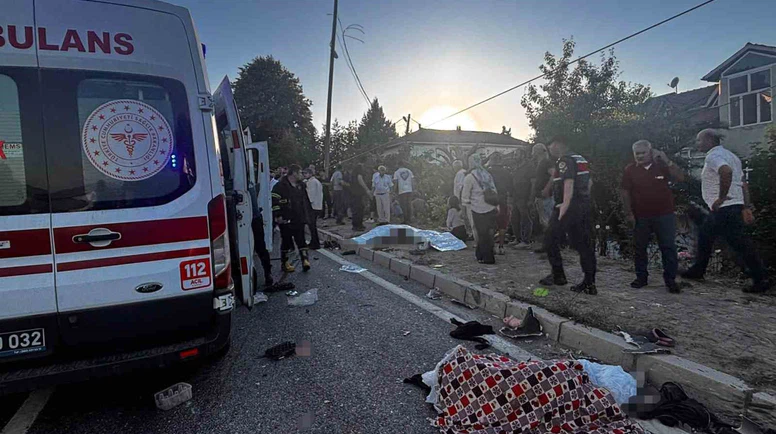 Katliam Gibi Kaza: 4 Ölü, 8 Yaralı!