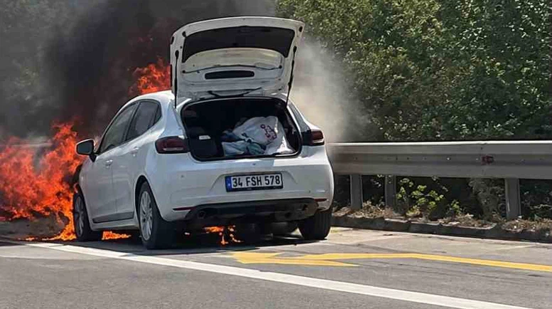 Otomobil Alev Topuna Döndü!
