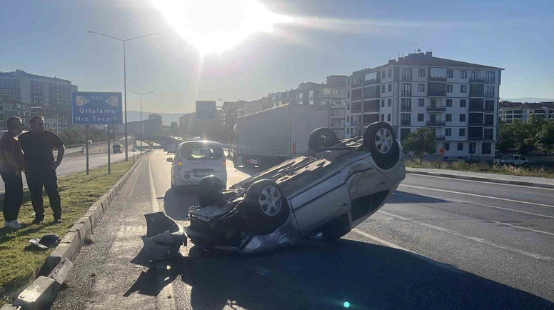 Çorum’da Kontrolden Çıkan Otomobil Takla Attı