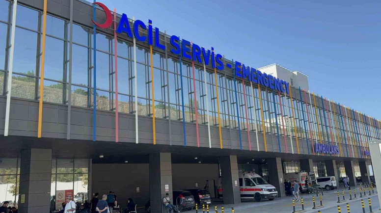 Demir Çelik Fabrikasında Patlama: 2 İşçi Yaralandı