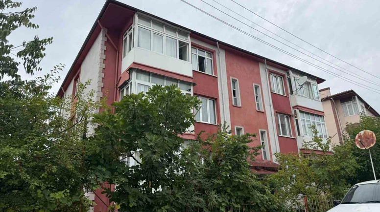 17 Yaşındaki Öğrenci 3. Kattan Düştü!