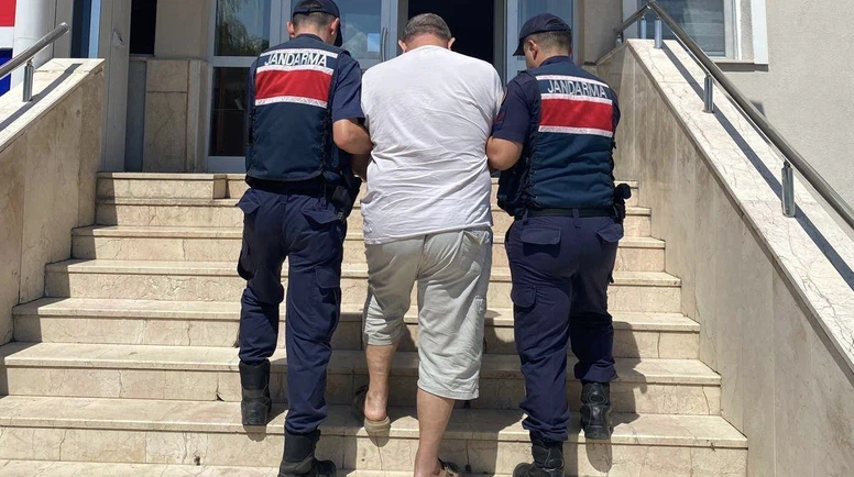 Aranan 2 Hükümlü Jandarmadan Kaçamadı