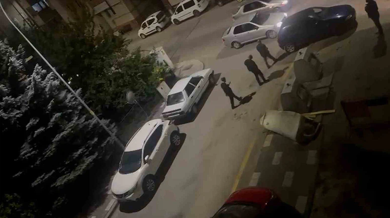 Sokak Kavgasında Bıçaklı Saldırı Girişimi