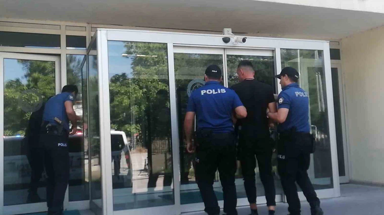 Trafik Denetiminde Büyük Sürpriz! 14 Yılı Aşkın Hapis Cezasıyla Aranıyordu