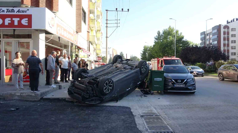Otomobil Takla Attı: Sürücü Kazayı Yara Almadan Atlattı