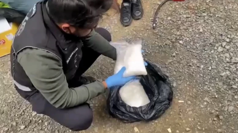 Otobüs tuvaletinde 2 kilo metamfetamin ele geçirildi: Otobüsü uyuşturucu sevki için kullanmış