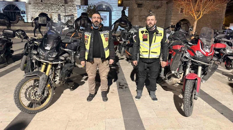 Atalarının develerle gittiği umre yolculuğunu onlar motosikletleri ile yaptı