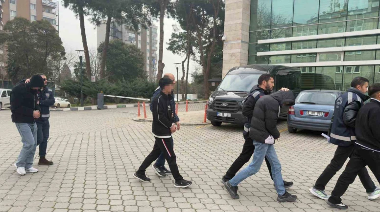 İnternetten araç kiralamak istedi, 500 bin lira dolandırıldı: 5 gözaltı