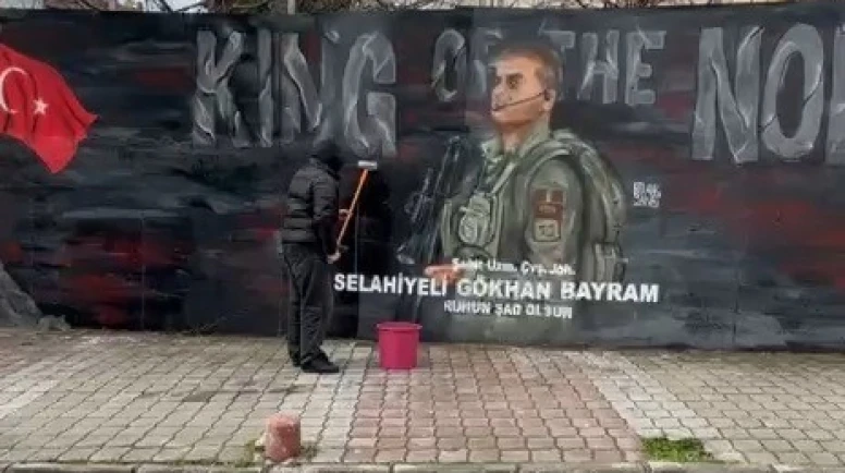 Şehidin resmini grafiti yapan gence Başkan Doğan’dan hediye