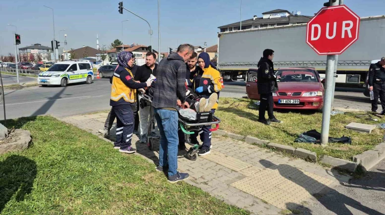 Kavşakta otomobiller çarpıştı: 6 yaralı