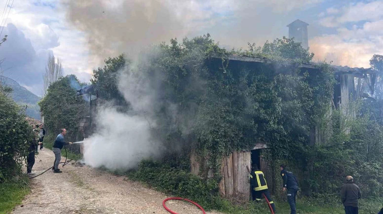 metruk binada çıkan yangını itfaiye söndürüldü