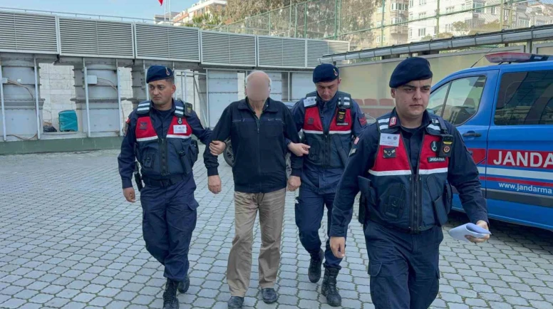 Komşuyu tüfekle tehdit eden yaşlı adam gözaltına alındı