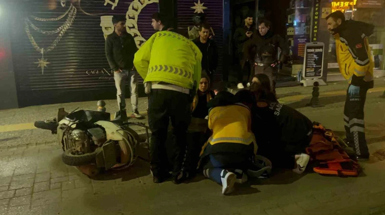 İki motosiklet çarpıştı: 2 yaralı