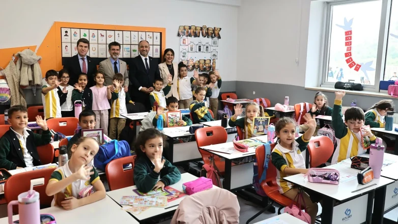 Amasya Valisi Önder Bakan, Kutlubeyli Miniklerle Buluştu