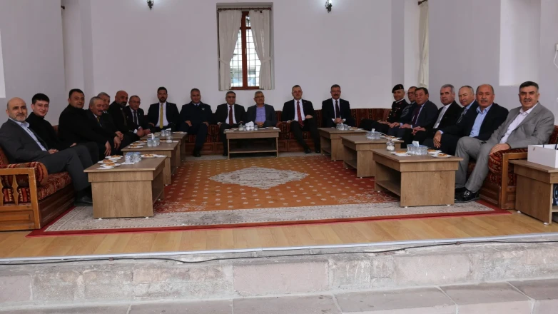 Kaymakam Karaaslan Vatandaşlarla Bayramlaştı