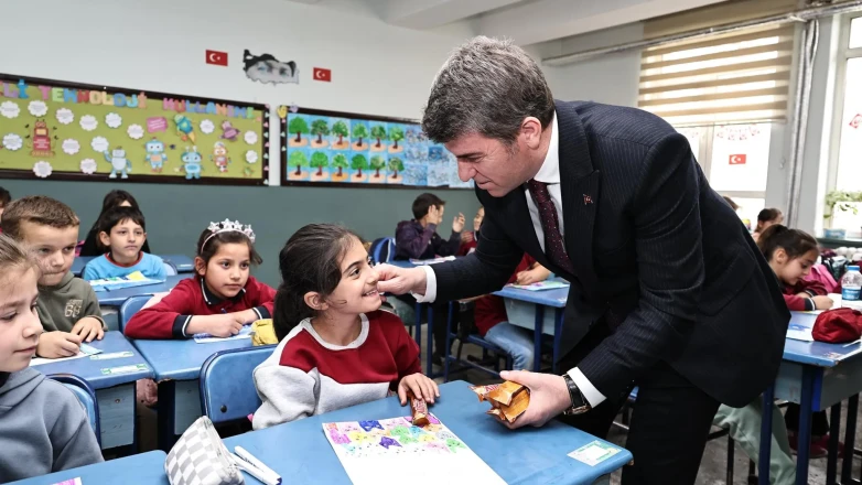 Vali Önder Bakan’dan Taşova’da Eğitime Yakın İlgi