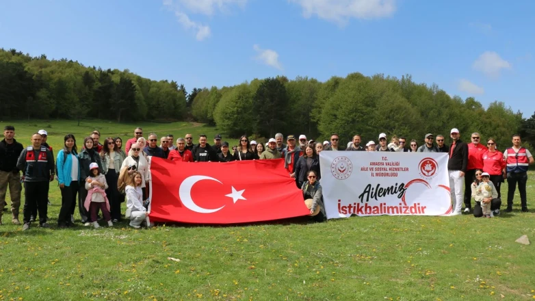 Kaymakam Karaaslan Tavşan Dağı’nda Vatandaşlarla Yürüdü