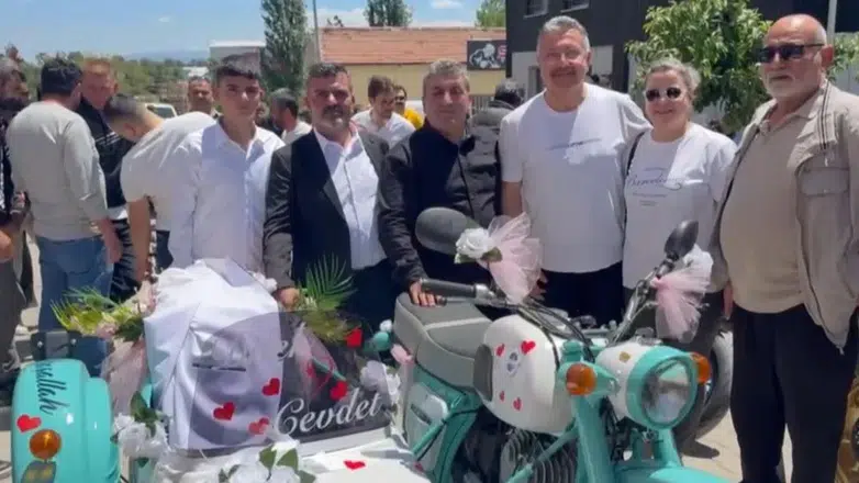 Amasya'da Düğünde Motosikletli Konvoy
