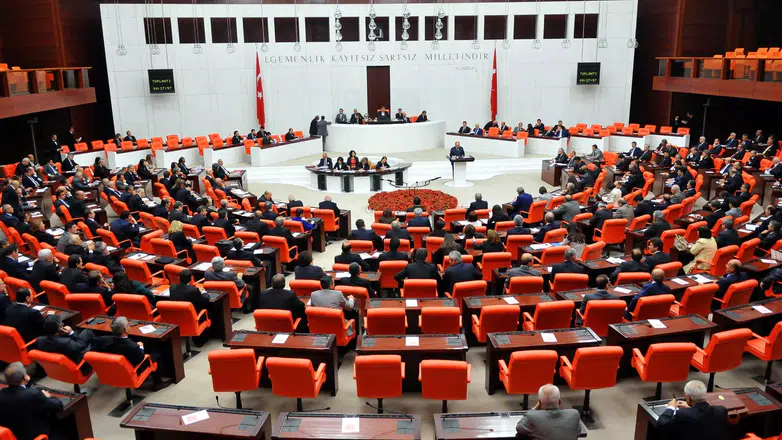 TBMM Tatile Girmiyor! Meclis Çalışmalarına Devam Edecek