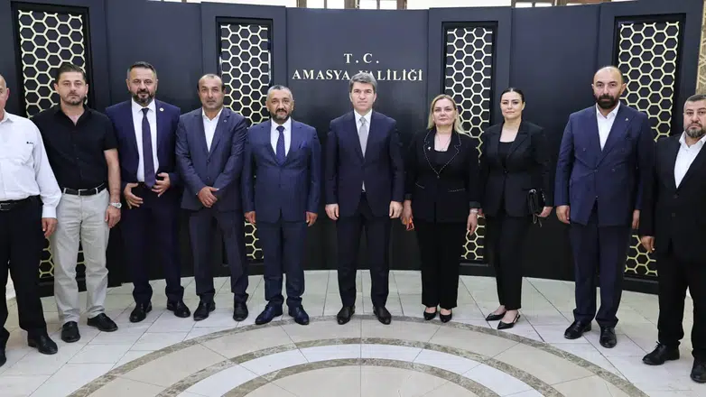 MHP Amasya'nın Yeni Yönetimi Vali Bakan’ın Makamında
