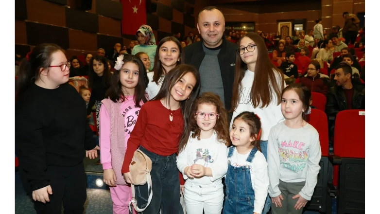 Amasya’da Hacivat ile Karagöz Çocuklarla Buluştu