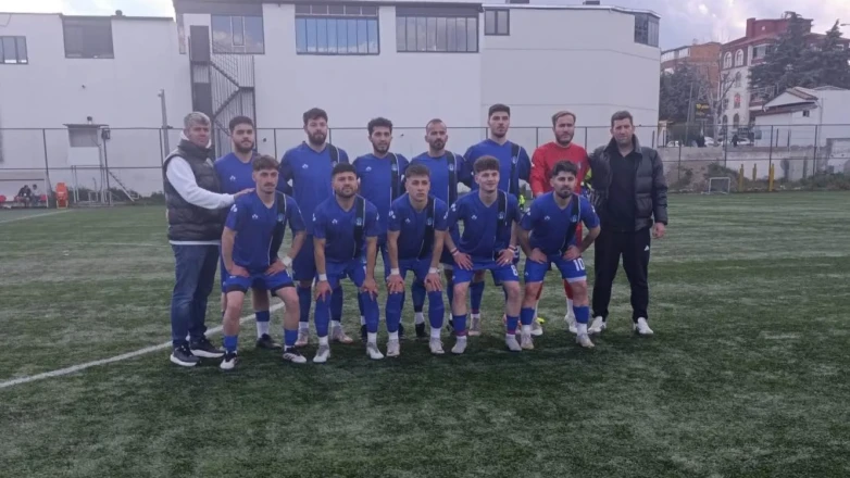 Kartların Havada Uçtuğu Maçın Kazananı Merzifon Belediyespor Oldu