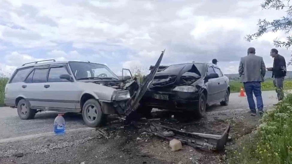 Çorum’da Kavşakta Korkutan Kaza: 3 Kişi Yaralandı