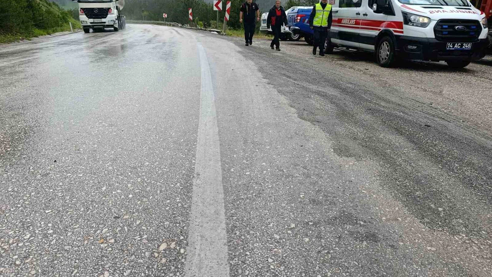Hafif Ticari Araç Şarampole Uçtu: 3 Yaralı