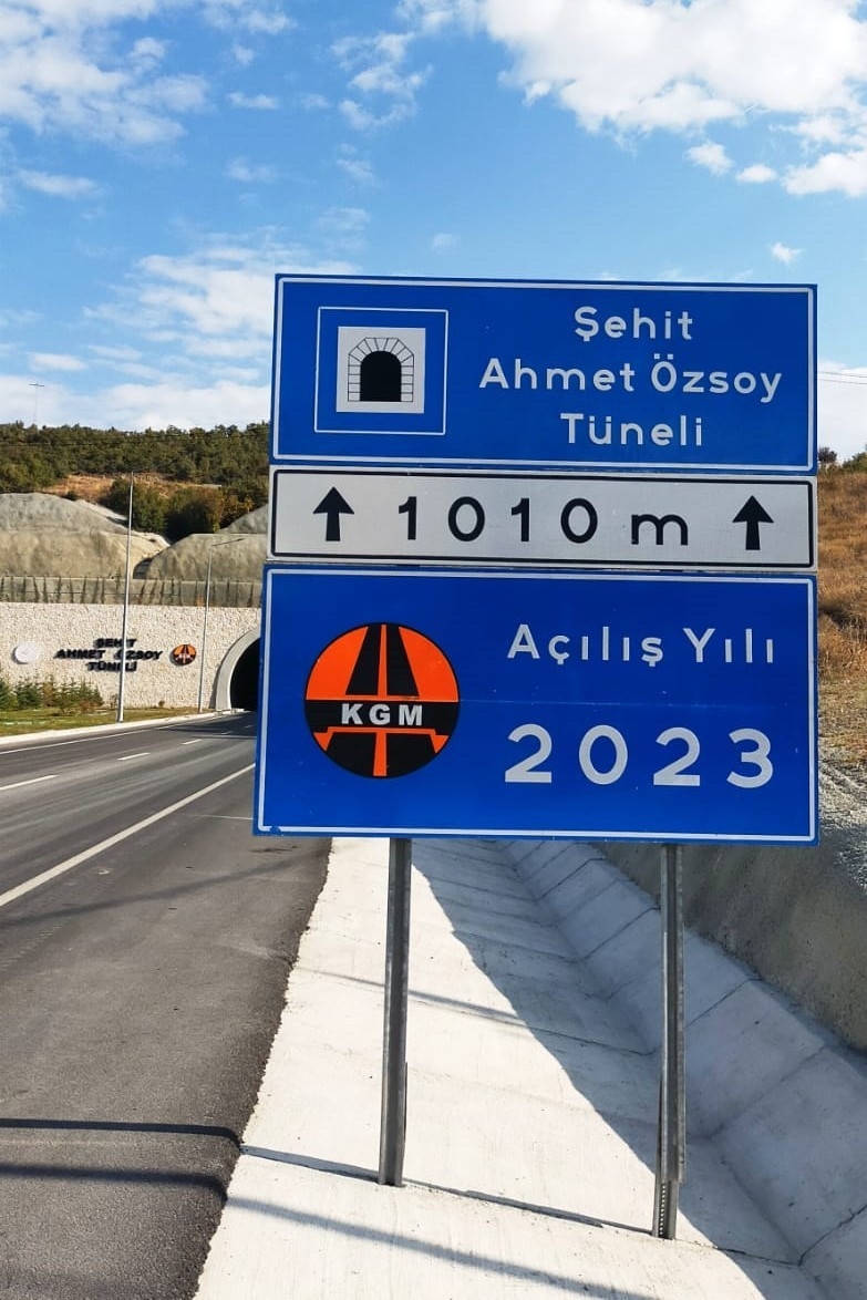 2023/10/amasyada-yeni-tunele-sehit-ahmet-ozsoyun-adi-verildi-20231017AW05-3.jpg