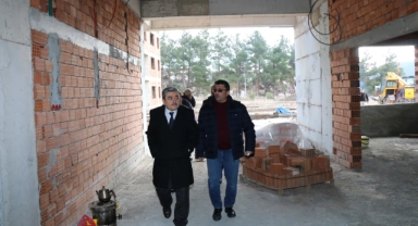 Müdür Türkmen, Okul İnşaatlarında İncelemelerde Bulundu