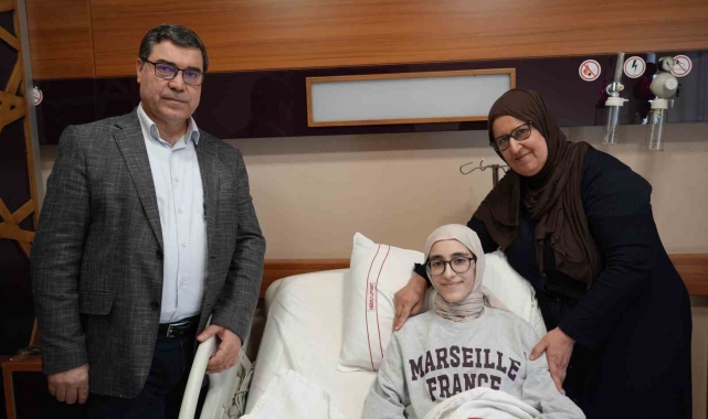 4 yıldır yemek yiyemeyen 15 yaşındaki kız sağlığına kavuştu