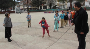 Şendur, Ev Ziyaretlerini Sürdürüyor