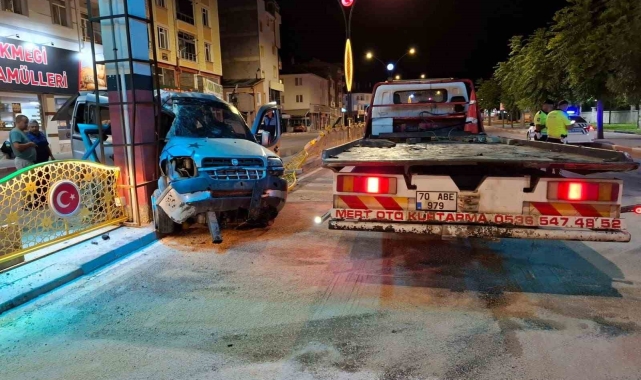 Kadının öldüğü, kocasının da ağır yaralandığı kaza anı kamerada