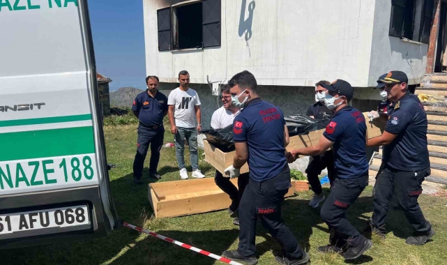 Kundaklanan yayla evindeki 3 cenaze otopsi için Adli Tıp Kurumu'na gönderildi