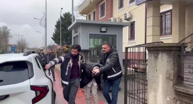 3 ay önce evlendiği eşini defalarca bıçaklayarak ağır yaraladı
