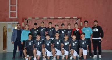 Özalp:"Tebrikler Bizim Çocuklar"